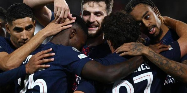 足坛悲喜一夜!国米7连胜终结,拜仁3-0豪取13连胜,大巴黎3-0,多特压哨绝杀